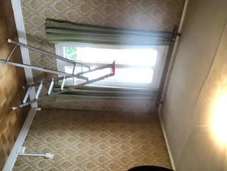 Pose de tapisserie par un peintre à Nogent-le-Roi 28210