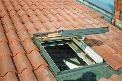 Couvreur Pose Fenêtre de toit à Nogent-le-Roi 28210