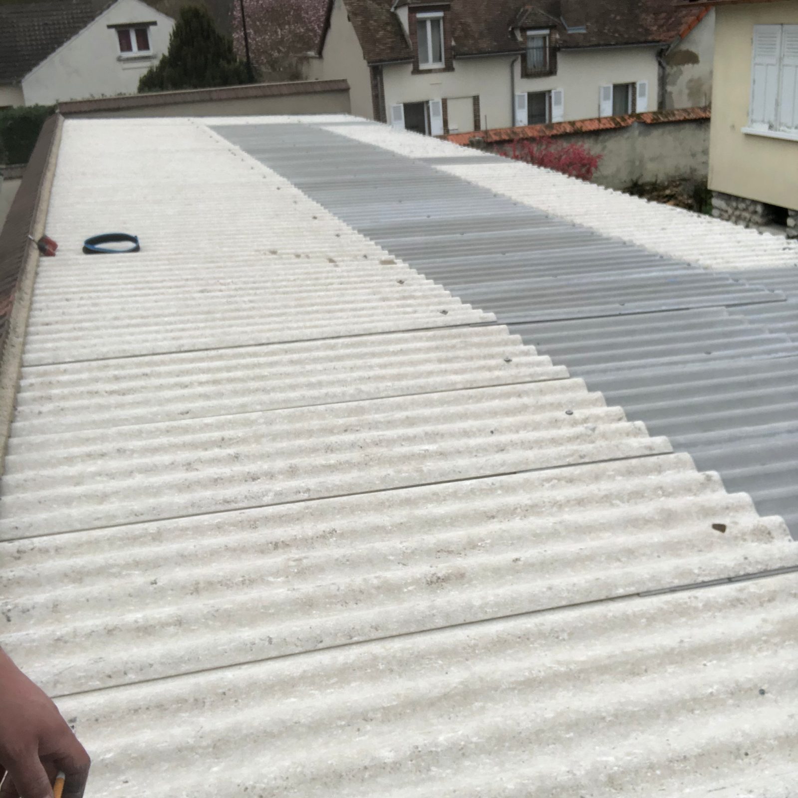Traitement de toiture en cours